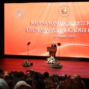 Cumhurbaşkanı Erdoğan ve Bakanımız Göktaş, "Kadına Yönelik Şiddete Karşı Uluslararası Mücadele Günü" programına katıldı - fotoğraf 9