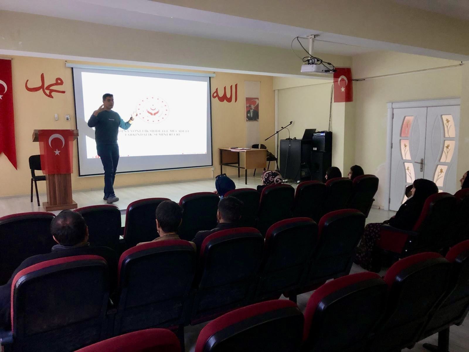 Şemdinli’de ‘Kadına Yönelik Şiddetle Mücadele’ Eğitimi