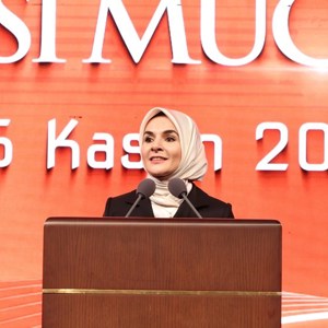 Cumhurbaşkanı Erdoğan ve Bakanımız Göktaş, "Kadına Yönelik Şiddete Karşı Uluslararası Mücadele Günü" programına katıldı - fotoğraf 3
