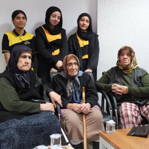 “Zamanın İki Yakası Bir Zamanlar Ben de Gençtim” Projesi Şehit Hakan Duyğal Huzurevimizde Gerçekleştirildi - fotoğraf 5
