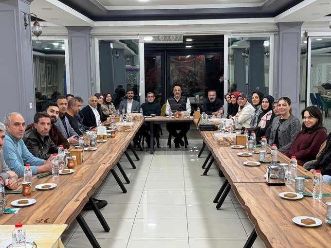 İl Müdürümüz Abdulbari AKSOY, 24 Kasım Öğretmenler Günü kapsamında öğretmenlerimizle bir araya geldi.