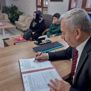Bir çocuğa verilebilecek en güzel hediye AİLE’dir ve bazı AİLE’ler kan bağıyla değil, can bağıyla kurulur. 🤍 - fotoğraf 4