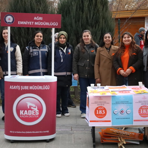 Kadına Yönelik Şiddete Karşı Mücadele Günü Farkındalık Yürüyüşü - fotoğraf 8