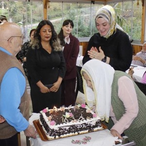 🎉 Huzurevimizde Doğum Günü Sürprizi 🎂✨ - fotoğraf 7