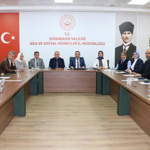 Roman Vatandaşlara Yönelik İl Eylem Planı Faaliyet Değerlendirme Toplantısı, İl Müdürümüz Sayın Aydın POLAT başkanlığında ve İl Çalışma Grubu üyelerinin katılımıyla gerçekleştirilmiştir - fotoğraf 4