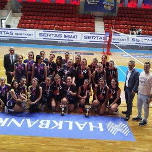 AİLE VE SOSYAL HİZMETLER İL MÜDÜRLÜĞÜ KADIN VOLEYBOL TAKIMIMIZDAN BÜYÜK BAŞARI - fotoğraf 1