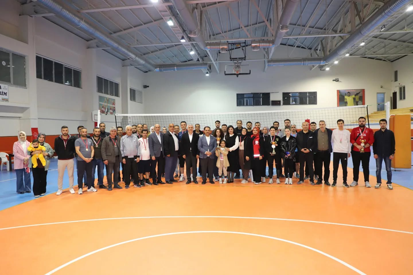 25 Kasım’da Düzenlediğimiz Voleybol Turnuvasının Finalini Coşkuyla Gerçekleştirdik - fotoğraf 2
