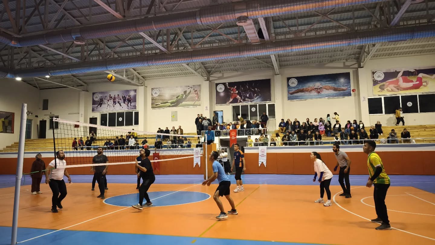 25 Kasım’da Düzenlediğimiz Voleybol Turnuvasının Finalini Coşkuyla Gerçekleştirdik - fotoğraf 7