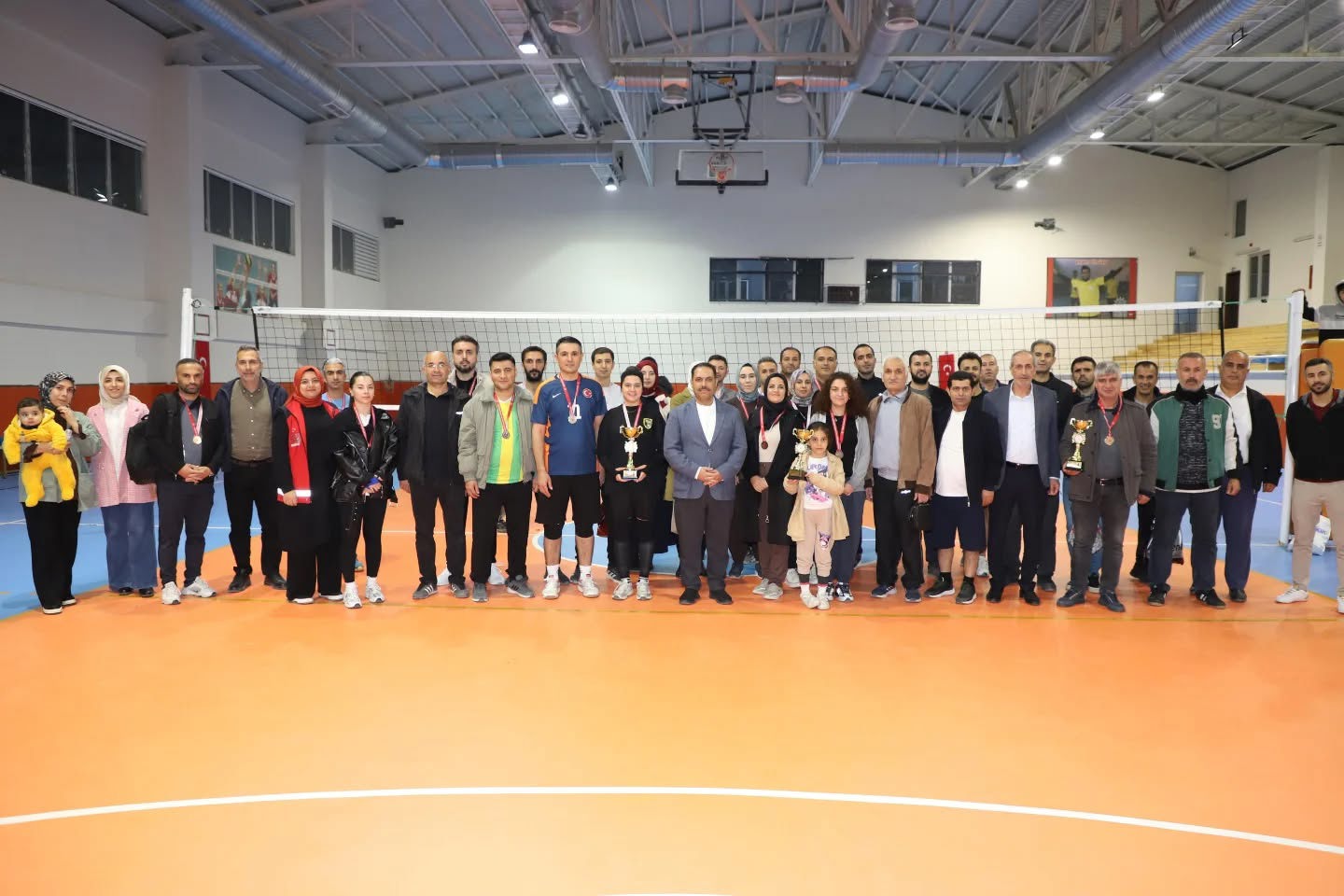 25 Kasım’da Düzenlediğimiz Voleybol Turnuvasının Finalini Coşkuyla Gerçekleştirdik - fotoğraf 3