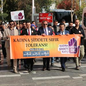 25 Kasım Kadına Yönelik Şiddetle Mücadele Gününde Hep Birlikte Sessiz Çığlık İçin Yürüyüşü 🧡✋🏻 - fotoğraf 2