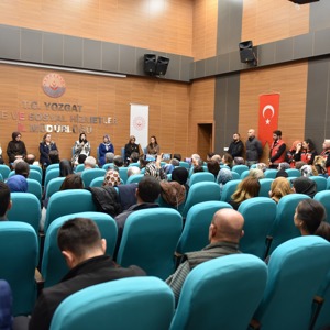25 Kasım Kadına Yönelik Şiddete Karşı Uluslararası Mücadele Günü kapsamında İl Müdürlüğümüz Konferans Salonu’nda program düzenlendi. - fotoğraf 8
