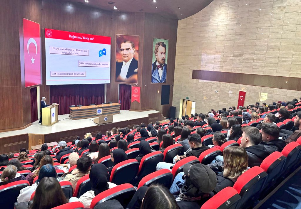 Namık Kemal Üniversitesi Öğrencilerine Kadına Yönelik Şiddetle Mücadele Kapsamında Farkındalık Eğitimi ve Stand Çalışması Gerçekleştirildi