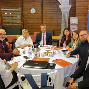 “Aile ve Medya” Çalıştayında Dijital Çağda Aile Olmak Konuşuldu - fotoğraf 11