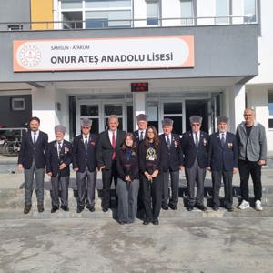 Vatan ve Kahramanlık Buluşmaları: Gazilerimiz Öğrencilerle Bir Araya Geldi   - fotoğraf 5