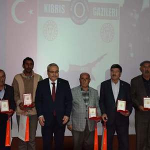 Milli Mücadele Tevcihi Törenini yapılarak Kıbrıs Gazilerimize Milli Mücadele Madalyaları verildi  - fotoğraf 3