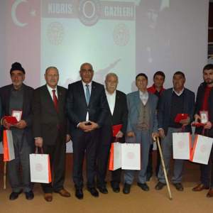 Milli Mücadele Tevcihi Törenini yapılarak Kıbrıs Gazilerimize Milli Mücadele Madalyaları verildi  - fotoğraf 9
