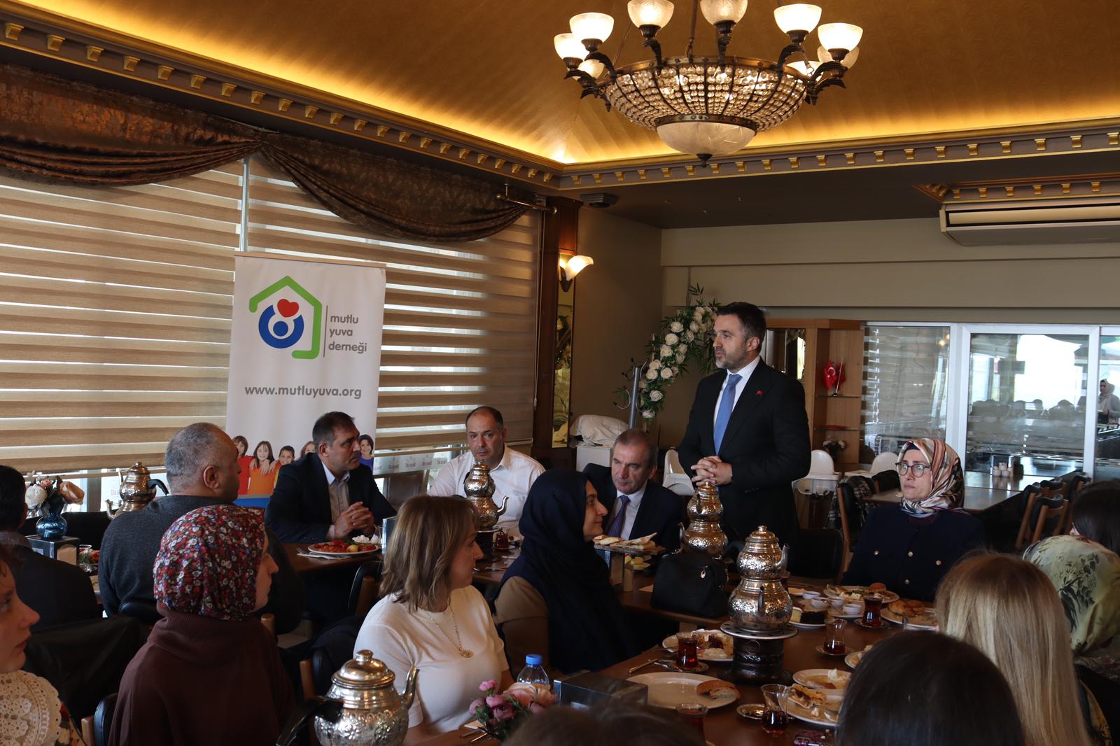 İl Müdürümüz Sn. Ömer TURAN, Mutlu Yuva Derneği Ev Sahipliğinde Düzenlenen Öğretmenler Gününe Özel Kahvaltı Programına Katılımıştır