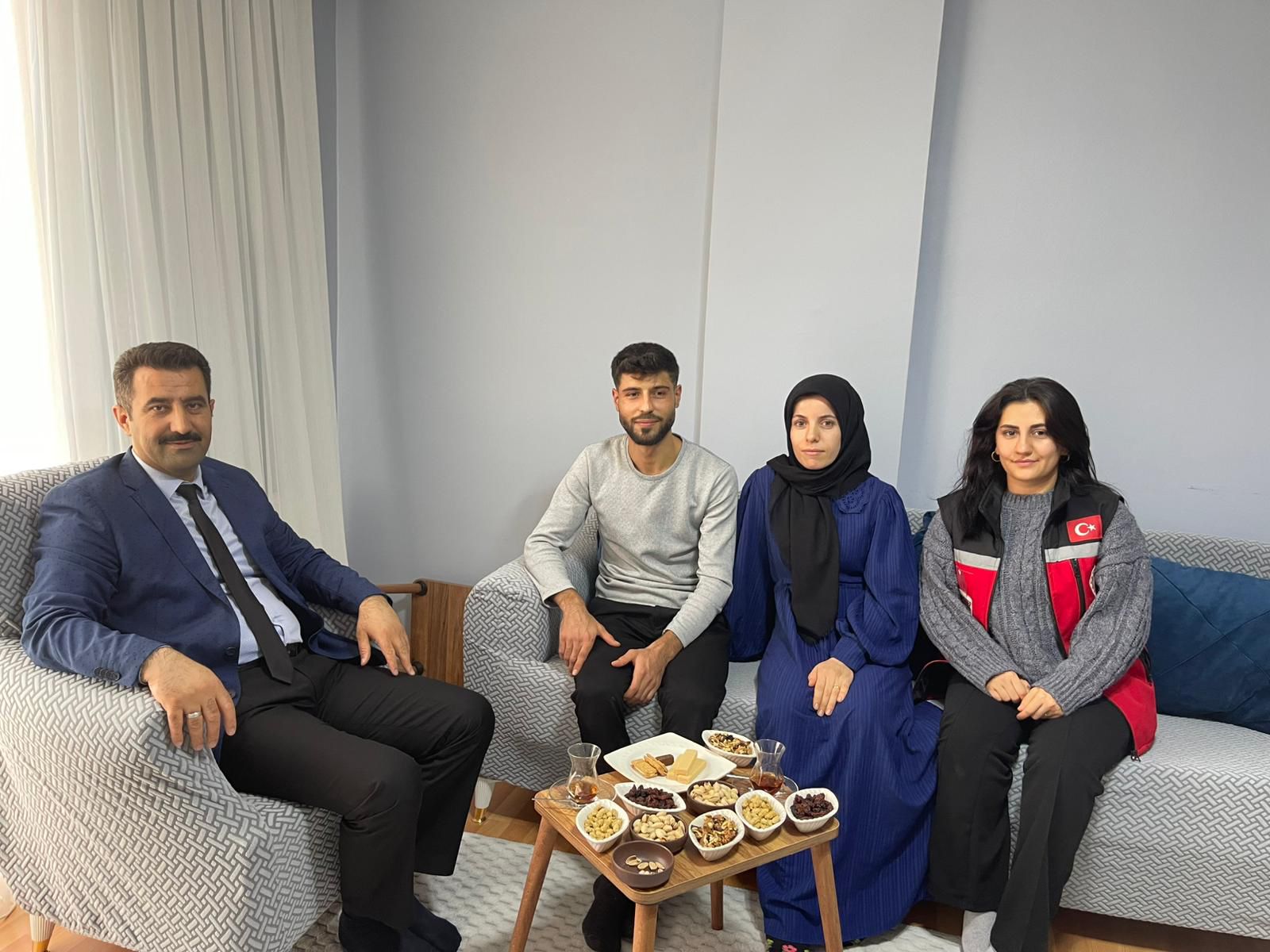 Evlenecek Gençlerin Desteklenmesi Projesi Kapsamında Destek Alan Çiftlerimizi Ziyaret Ederek Sayın Bakanımız Mahinur Özdemir Göktaş'ın Tebriklerini İletiyoruz