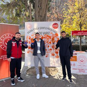 Psikoloji Öğrencileri 25 Kasım’da Sahada: “Kadına Yönelik Şiddete DUR” Etkinliğine Destek Verdiler - fotoğraf 3