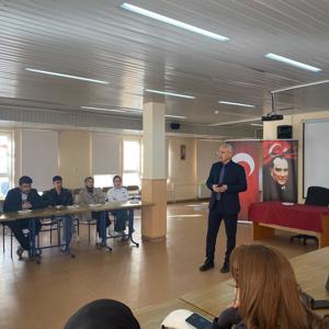 PSİKOLOJİ ÖĞRENCİLERİ SOSYAL HİZMETİ SAHADA DENEYİMLEDİ: 25 KASIM ÖZEL DERSİ SOSYAL HİZMET MERKEZİ’NDE GERÇEKLEŞTİ - fotoğraf 4