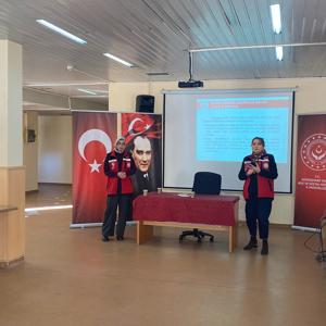 PSİKOLOJİ ÖĞRENCİLERİ SOSYAL HİZMETİ SAHADA DENEYİMLEDİ: 25 KASIM ÖZEL DERSİ SOSYAL HİZMET MERKEZİ’NDE GERÇEKLEŞTİ - fotoğraf 10