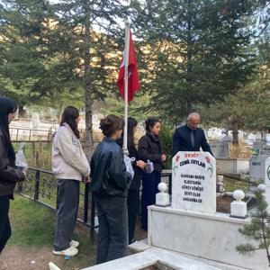Gümüşhane Üniversitesi öğrencileri ile şehitlerimizin kabrini ziyaret ettik! - fotoğraf 5