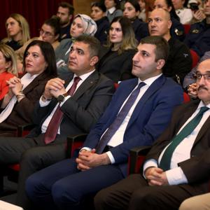 25 Kasım Kadına Yönelik Şiddete Karşı Uluslararası Mücadele Günü Programı Gerçekleştirildi. - fotoğraf 7