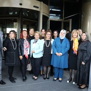 Bakan Selçuk “Geleceği Yazan Kadınlar” Ödül Töreni’nde Emine Erdoğan Hanımefendiye Eşlik Etti - fotoğraf 4