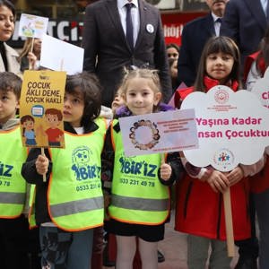 20 Kasım Dünya Çocuk Hakları Gününe Özel Gerçekleştirilen Etkinliklerle Şehir Merkezinde Güçlü Bir Farkındalık Oluşturdu. - fotoğraf 12