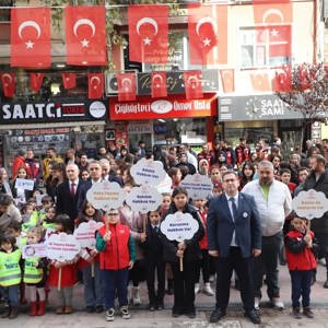 20 Kasım Dünya Çocuk Hakları Gününe Özel Gerçekleştirilen Etkinliklerle Şehir Merkezinde Güçlü Bir Farkındalık Oluşturdu. - fotoğraf 14