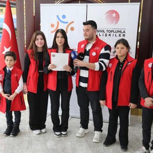 20 Kasım Dünya Çocuk Hakları Günü Kapsamında Bugün Karabük Belediye Başkan Vekili Fatih Ustaoğlu’nu Makamında Ziyaret Ettik - fotoğraf 2