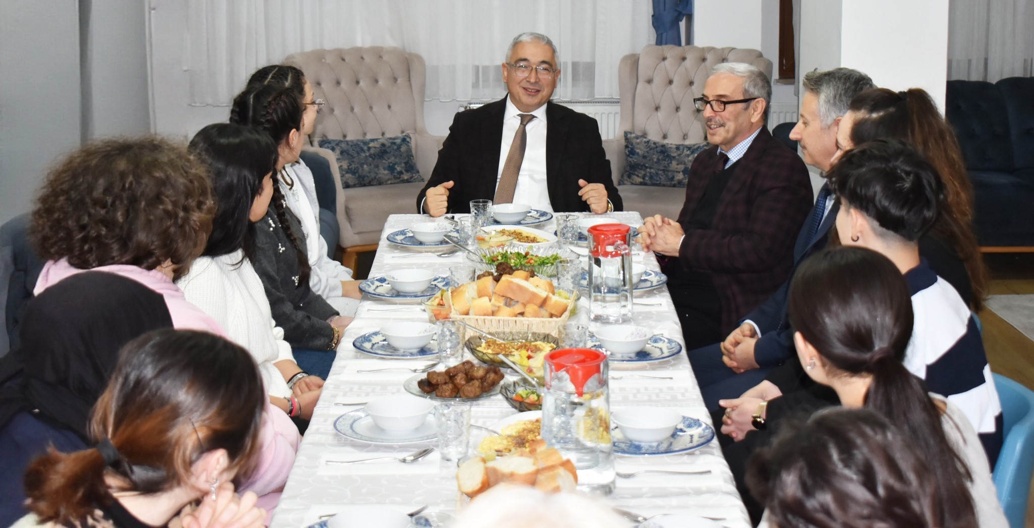 İl Müdürümüz Faruk Uysal’dan Sırameşeler Çocuk Evleri Sitesi Menekşe Evi Ziyareti