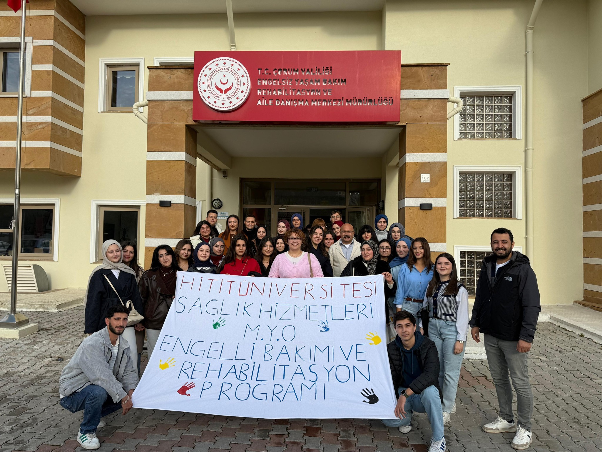  Hitit Üniversitesi Sağlık Hizmetleri Meslek Yüksekokulu Terapi ve Rehabilitasyon Bölümü Engelli Bakımı ve Rehabilitasyon Programı öğrencilerini, “Engellilerde Ruh Sağlığı” dersi kapsamında teknik gezi amacıyla ağırladık.