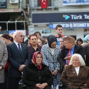 3 Aralık Dünya Engelliler Günü’nde Samsun’da Farkındalık Yürüyüşü ve Anma Töreni Gerçekleştirildi - fotoğraf 30