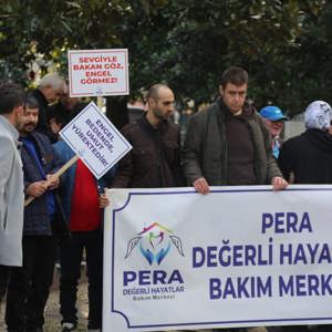 3 Aralık Dünya Engelliler Günü’nde Samsun’da Farkındalık Yürüyüşü ve Anma Töreni Gerçekleştirildi - fotoğraf 35
