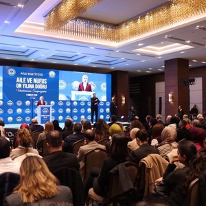 Cumhurbaşkanı Yardımcısı Cevdet Yılmaz ve Bakanımız Göktaş, "Aile ve Nüfus On Yılına Doğru Uluslararası Sempozyumu"nun kapanış programına katıldı - fotoğraf 3