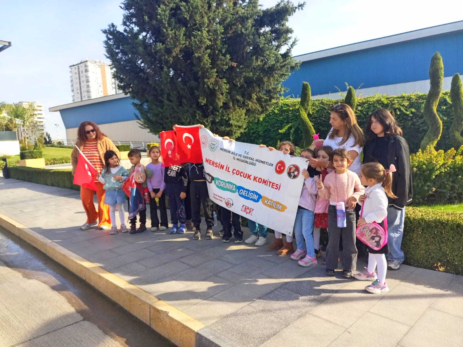 #mersinaktifyaşamvegündüzlübakımmerkezi 3 Aralık Dünya Engelliler Günü kapsamında, Çocuk Hakları Komitesi olarak Cumhuriyet Alanı ve Kültür Merkezi’nde düzenlenen etkinliklere katılım sağladık.