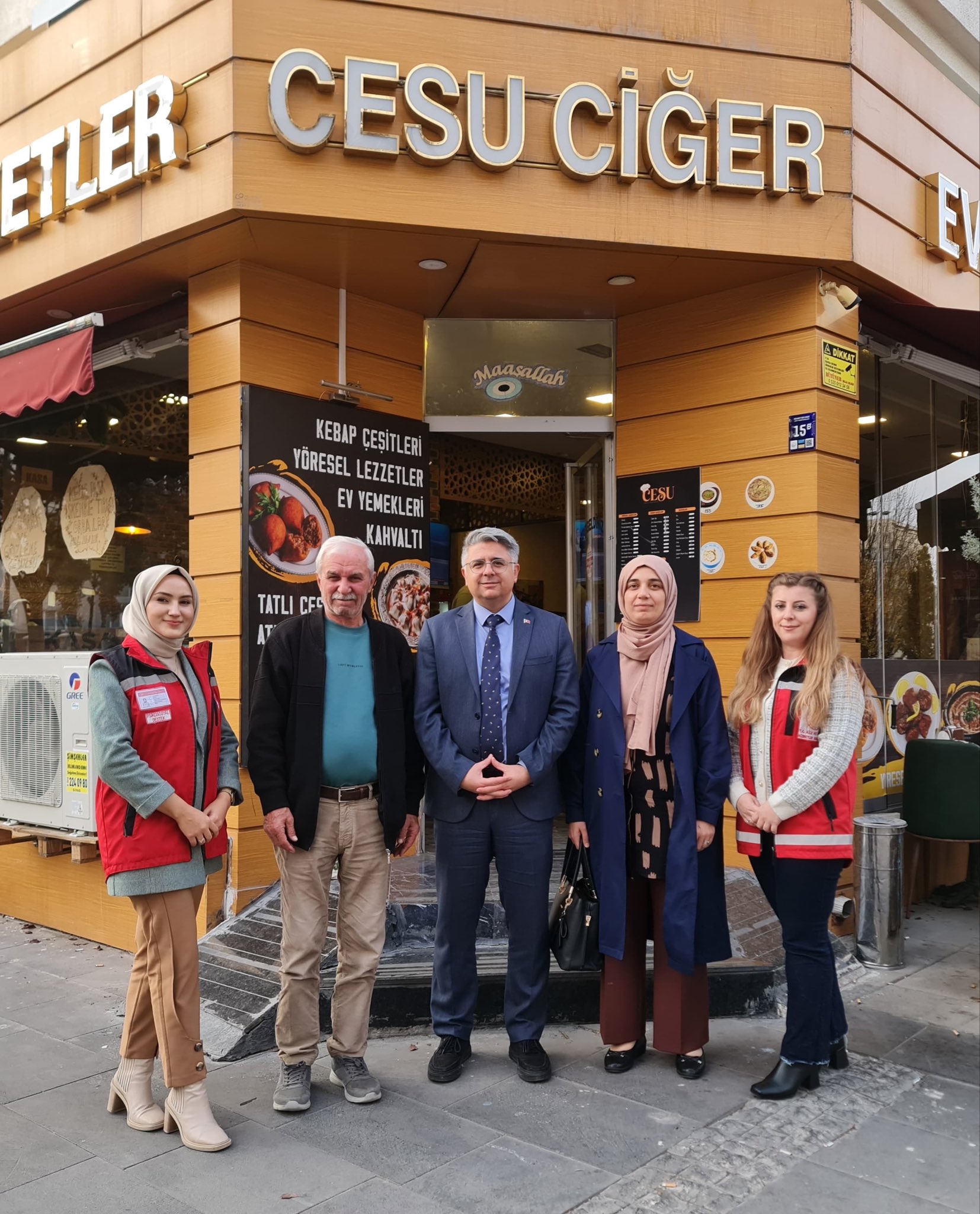 Kahramanlarla Omuz Omuza