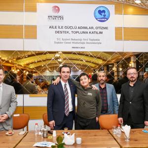 Valimiz Sayın  Ahmet Karakaya ve İl Müdürümüz Vefa Akdoğan, 3 Aralık Dünya Engelliler Günü kapsamında Bitlis Otizm Yardımlaşma Derneği tarafından düzenlenen programa katıldılar - fotoğraf 4