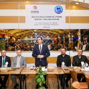 Valimiz Sayın  Ahmet Karakaya ve İl Müdürümüz Vefa Akdoğan, 3 Aralık Dünya Engelliler Günü kapsamında Bitlis Otizm Yardımlaşma Derneği tarafından düzenlenen programa katıldılar - fotoğraf 1