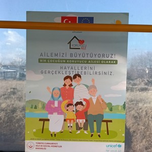 Koruyucu Aile Farkındalığı İçin Şehir Genelindeki Araçlara Tanıtım Afişleri Asıldı - fotoğraf 1
