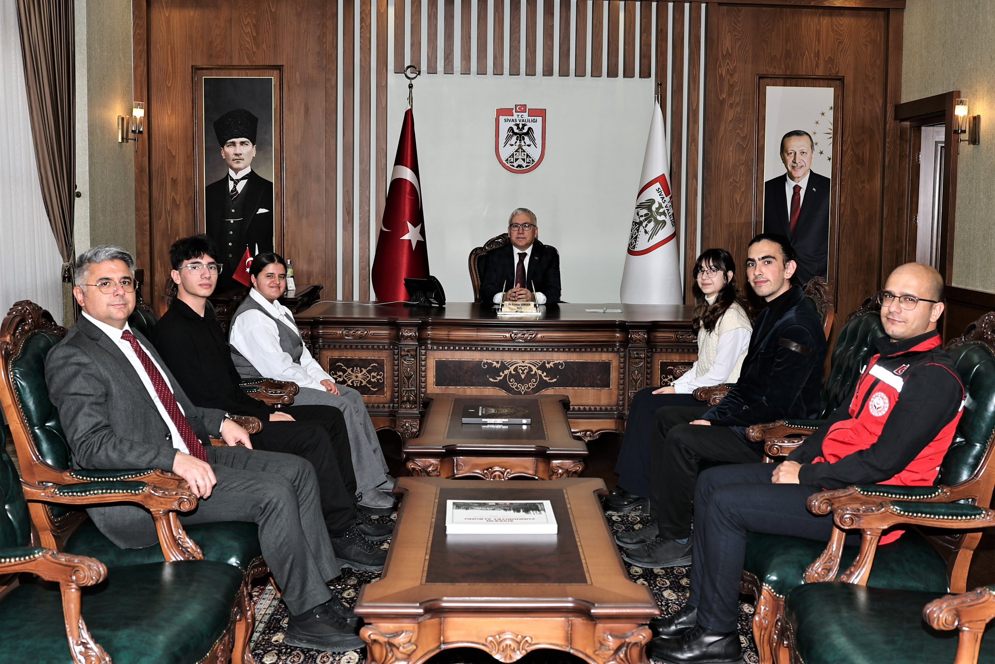 Dünya Çocuk Hakları Günü’nde Valilik Ziyareti