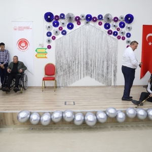 Farkındalık Bir Gün Değil, Her Gün!: Engelsiz Yüreklerden Anlamlı Sergi   - fotoğraf 1