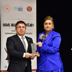 “Aileye Etki Eden Güncel Riskler ve Zorluklar Paneli" Balıkesir Üniversitesi’nde Gerçekleşti - fotoğraf 1