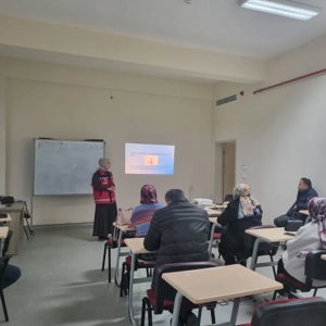 “Gönüllü Olmak” Konulu Söyleşi Programı Gerçekleştirildi - fotoğraf 2