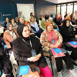 Yükselen Kadınlar: Kendi İşim, Benim İzim Programı Kapsamında Yola Çıkan Tırın 2. Durağı Trabzon Oldu. - fotoğraf 2