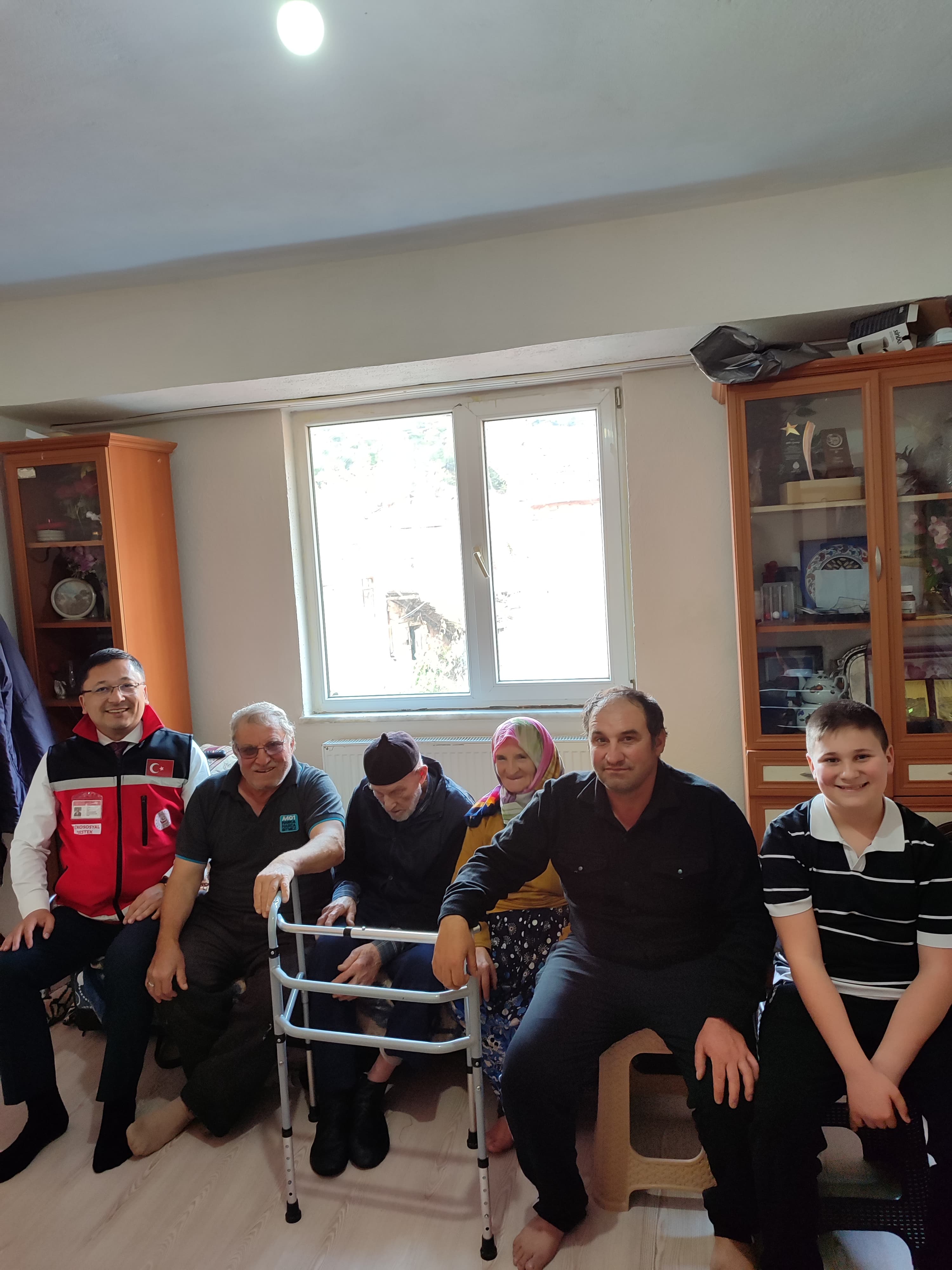 4 Kuşak Bir Arada Yaşayan Aileye Ziyaret Gerçekleştirildi