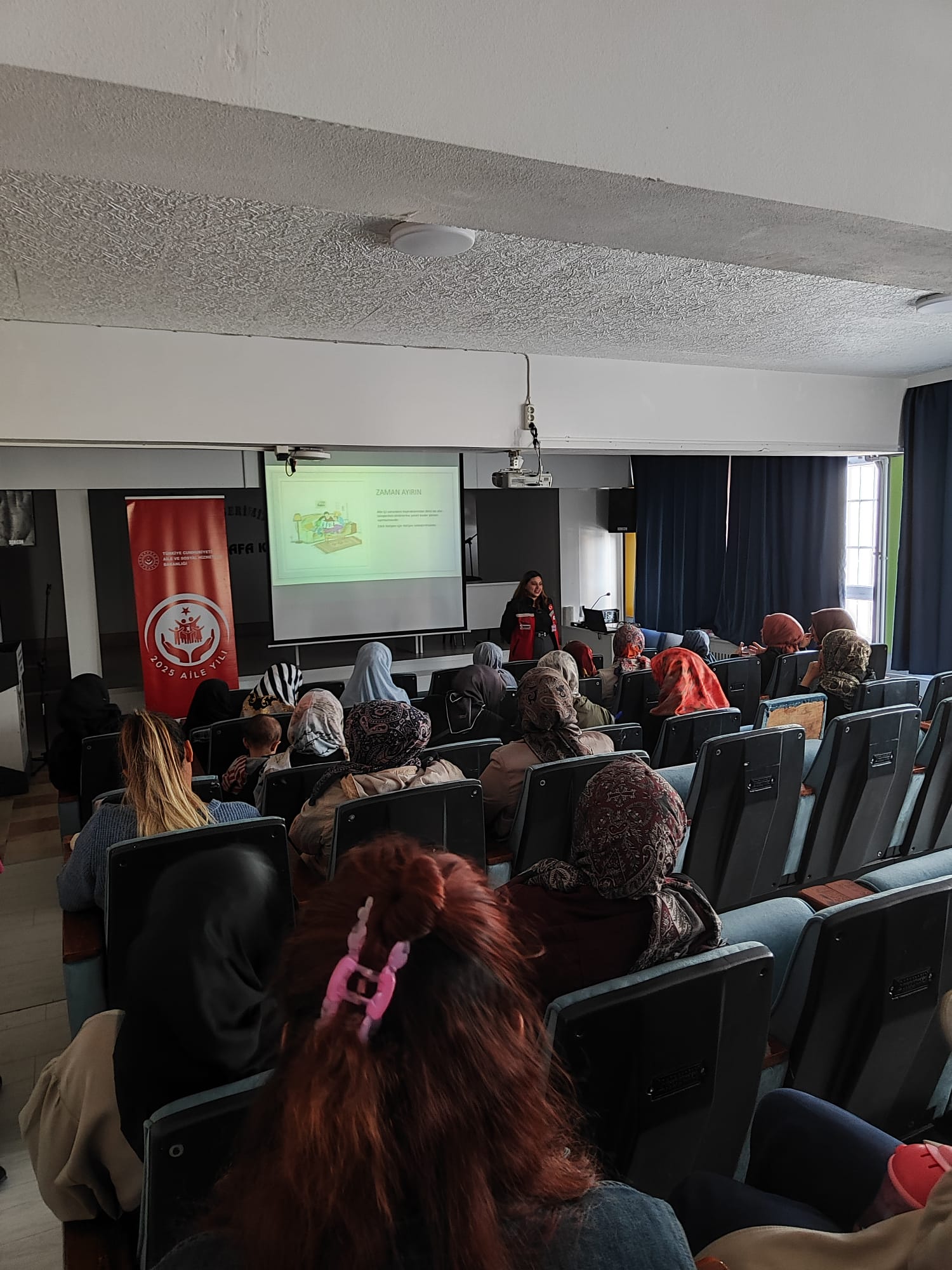 Aile Eğitim Programı Kapsamında Sosyal Hizmet Merkezlerimizce İlimiz Genelinde Yürütülen Eğitim Faaliyetleri Aralıksız Sürdürülmektedir