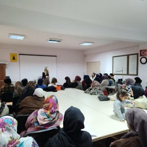 19 Mayıs ÇATOM’da eğitici ve kursiyerlere Batman KADEM temsilciliği tarafından Güven Toplumun İnşası,Şiddetin Anatomisi Ve Çözüm Yolları eğitimi  - fotoğraf 4
