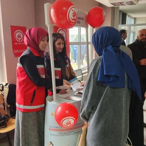 “Dijital Bağımlılık, Kültürel Miras ve Değerler Eğitimi ile Güçlenen Aile” konulu konferans kapsamında Aile Yılı tanıtım standı açıldı. - fotoğraf 3